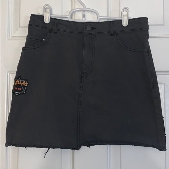 ⚡️SALE⚡️ Band Patches mini Skirt - Picture 1 of 5